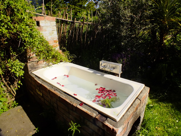 Enjoy a relaxing outdoor bath at the end of the day